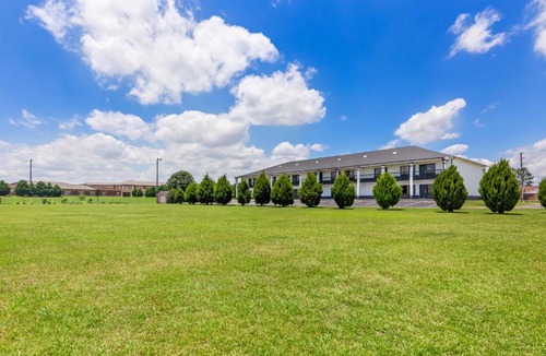 Bishopville Hotel | Americas Best Value Inn - Bishopville