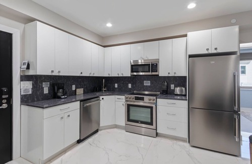 Ventnor City Condo | Ammos Luxury Living- Naxos Suite