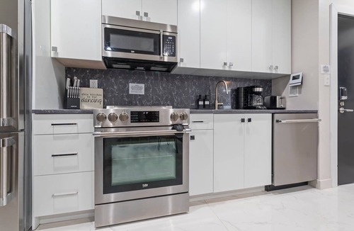 Ventnor City Condo | Ammos Luxury Living- Milos Suite