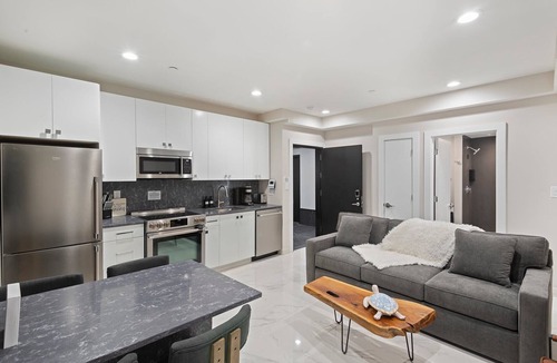 Ventnor City Condo | Ammos Luxury Living- Milos Suite