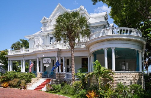Historic Seaport Bed & Breakfast | Amsterdam's Curry Mansion Inn