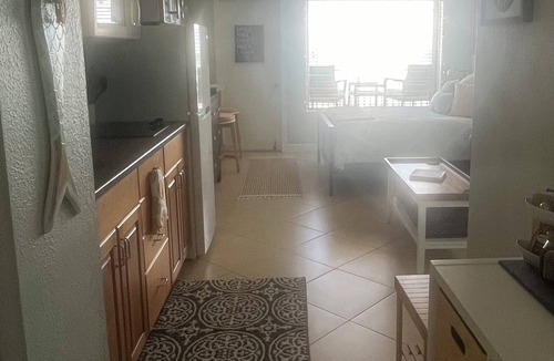 Lenox Park Apartment | An adorable, direct oceanfront front studio with a large private balcony.