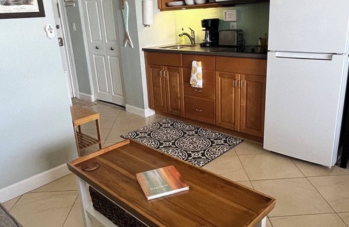 Lenox Park Apartment | An adorable, direct oceanfront front studio with a large private balcony.