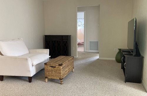 Historic Uptown Apartment | An Uptown Downtown Getaway