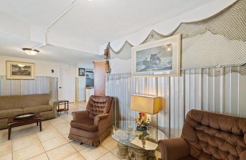 Cedar Key House | Anchor Hole In Cedar Key