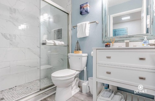 Indian Bayou Apartment | Anchor - modern place a half of mile to the beach