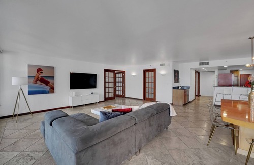 Downtown Miami Condo | Anchors Away! 2 Bedroom Condo, Monthly Only, Water and Skyline Views!