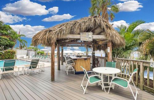 Meadows House | Andros - Spacious 2x2 Waterfront Condo