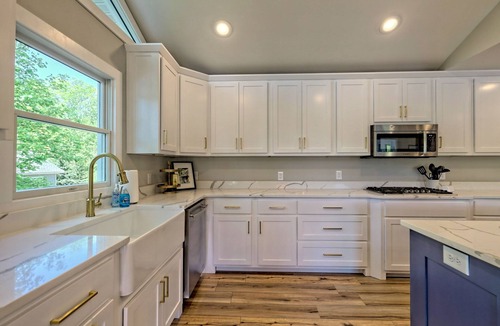 Hiawassee House | Angel’s Envy by Chatuge Home Concierge | 6BR · Sleeps 14 · Lakefront · Hot Tub · Game Room