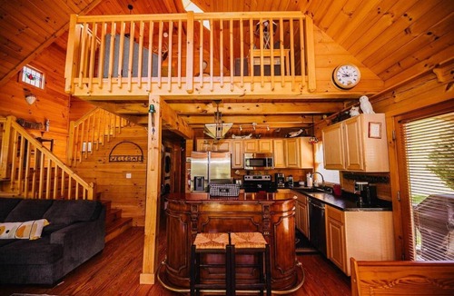 Draper House | Anisidi | New River Waterfront Pet Friendly