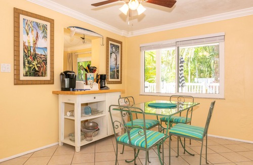 Holmes Beach House | Anna Cabana Bungalow 1 Cute And Cozy 1 Bedroom With Pool