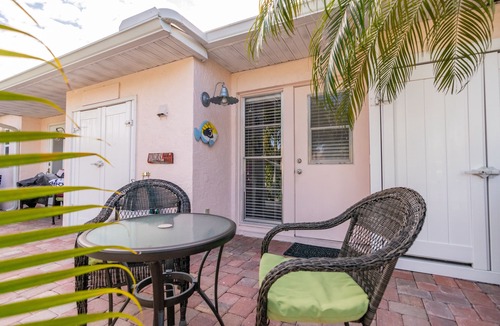 Holmes Beach House | Anna Cabana Bungalow 3 Cute And Cozy Efficiency With Pool