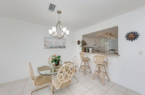 Bradenton Beach Condo | Anna Maria Island Beach Sands 203-Private Beach Access-Free Wi-Fi-Heated Pool