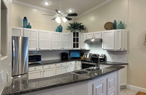 Bradenton House | Anna Maria Island-Blue Manatee. Home with pool, hot tub and firepit. Sleeps 8.