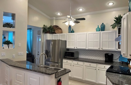 Bradenton House | Anna Maria Island-Blue Manatee. Home with pool, hot tub and firepit. Sleeps 8.