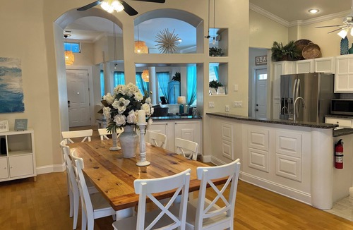 Bradenton House | Anna Maria Island-Blue Manatee. Home with pool, hot tub and firepit. Sleeps 8.