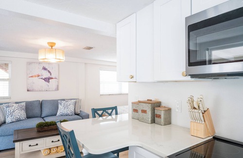 Anna Maria Apartment | Anna Maria Updated Studio moments from the sand w/Pool, Beach Gear & Bikes