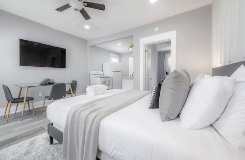 Old Seminole Heights Apartment | Apartment ∙ 1 bedroom ∙ 2 guests
