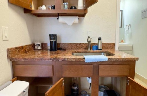 Azalea Park Apartment | Apartment ∙ 1 bedroom ∙ 2 guests
