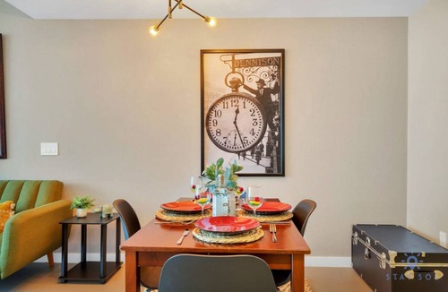 Town Square Apartment | Apartment ∙ 1 bedroom ∙ 4 guests