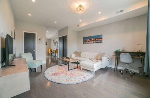 Fairmount Apartment | Apartment ∙ 2 bedrooms ∙ 4 guests
