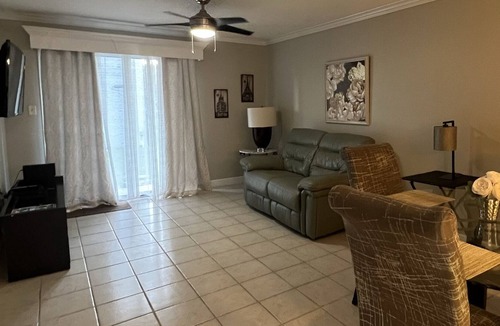 Bearss Plaza Apartment | Apartment in USF, Busch Gardens, Adventure Island and Moffit Cancer Center Area.