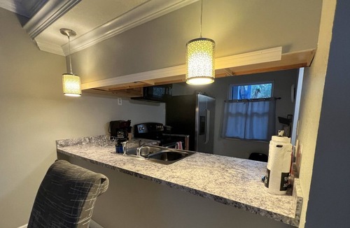 Bearss Plaza Apartment | Apartment in USF, Busch Gardens, Adventure Island and Moffit Cancer Center Area.