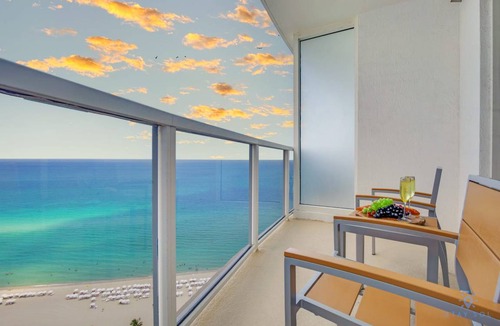 Sunny Isles Beach Apartment | Apartment ∙ 4 guests