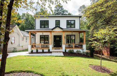 East Atlanta Apartment | Aquarius Rising