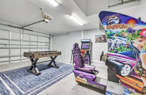 Summerfield House | Arcade Games, Lanai and Spa Summerfield Family Home