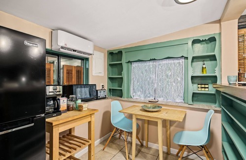 Ardentown House | Ardentown Cottage w/King Bed & Fully Fenced Yard