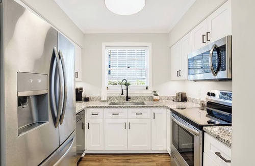 Midtown Apartment | Ardsley Upscale Living Unit #2