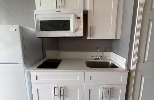 Sunny Isles Beach Apartment | Areia Azul Aparts Miami - ART Room at Marco Polo Beach Resort