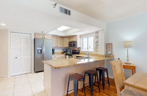 Madeira Beach Apartment | Arie Dam 301
