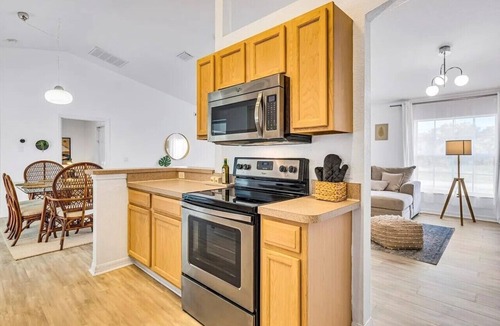 North Port House | Arley Palms Getaway - Heated Pool - Fenced Yard - Near Beaches – Pet Friendly