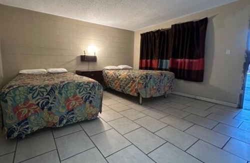 Edgewood Hotel | Arrow Motel By Oyo Near Downtown