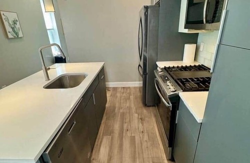 Fairmount Apartment | Art museum two bedroom & deck, best location.