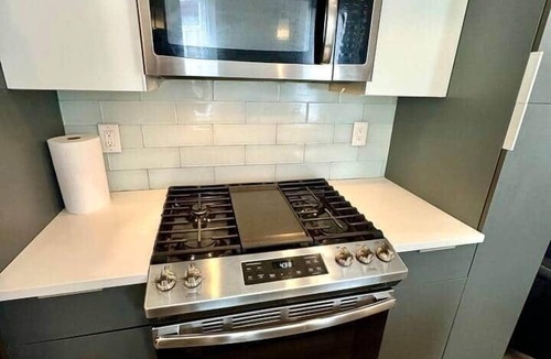 Fairmount Apartment | Art museum two bedroom & deck, best location.