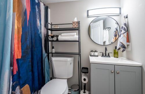Smyrna House | Artist's Den