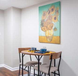 Smyrna House | Artist's Den
