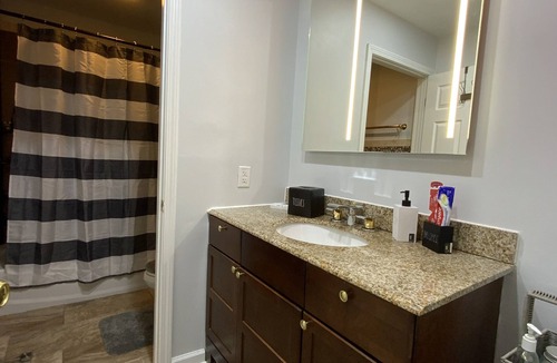 Forest Hill House | Artistic themed luxury home-minutes from downtown Newark /Airport