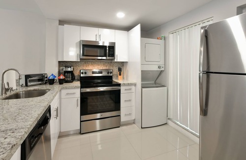 Downtown Fort Lauderdale Apartment | Artrageous on the river By RocketStay