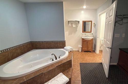 Howell Hotel | At 9 Motel Near Freehold I-195