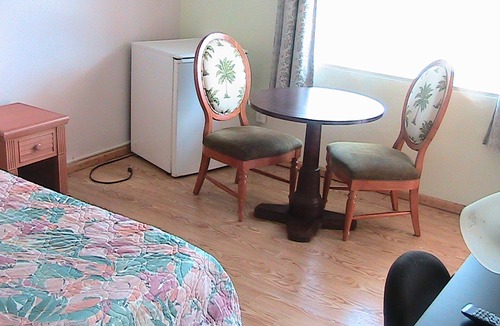 Glenwood Hotel | At Home Express Tangerine Inn