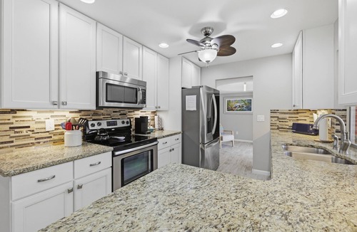 Caloosahatchee House | "AT THE RIVERS EDGE" Spacious 4+bedroom home in beautiful SE Cape Coral