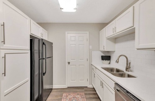 Austell Villa | ATH - Austell - 2BR - Pet Friendly - Fenced (2304)