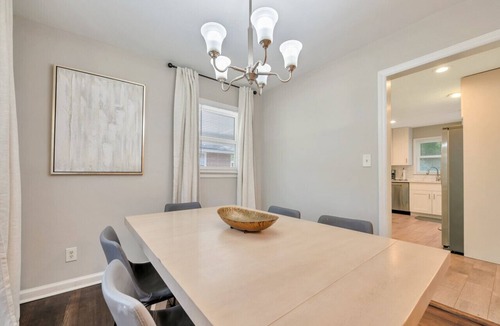 Belvedere Park House | ATH - Sleeps 6 - 3 Beds - Fenced/Pet friendly - Pasade