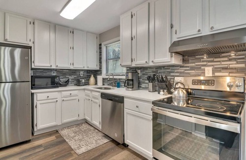 Smyrna Villa | ATH - Sleeps 6 - 3 Beds - Pet friendly - VO2099