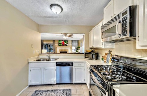 Smyrna Villa | ATH - Smyrna - 3BR - Pet Friendly - Fenced - Laurel Bridge Drive