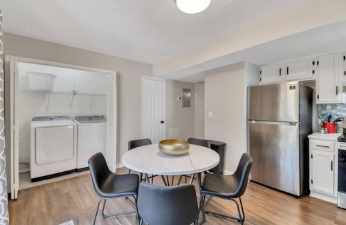 Smyrna Villa | ATH - Smyrna - Sleeps 4 - 2 Beds - Pet friendly - CC3